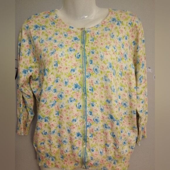 Silk blend floral sweater with glass accent buttons and ribbon t… - Picture 6 of 11